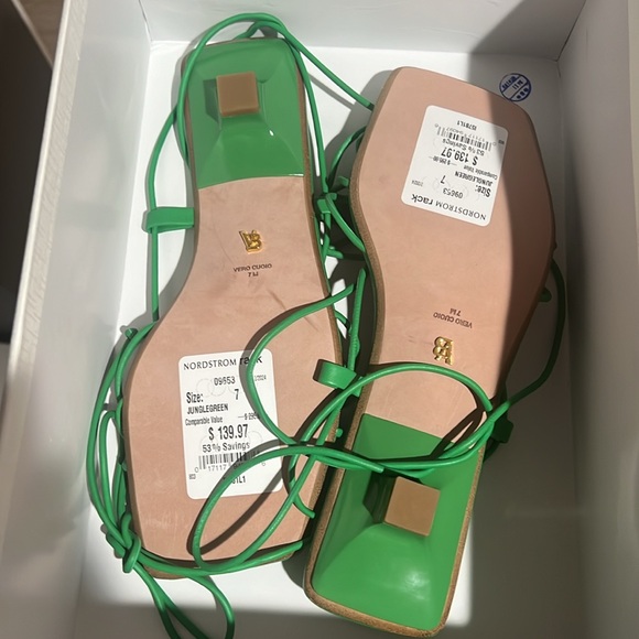 1 hour sale. Veronica Beard, green, leather kitten heels, GORGEOUS - Picture 7 of 9